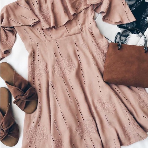 Astro the Label Sabina Dress Blush Pink Mauve - Picture 3 of 6